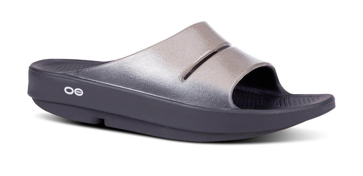 OOFOS Women&#39;s OOahh Luxe Slide - Latte