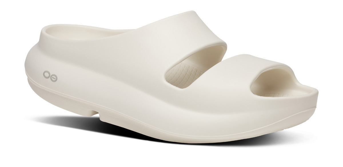 OOFOS Women's OOyea Slide - Chalk