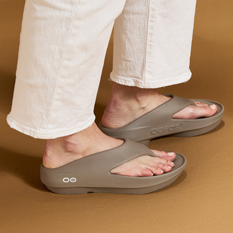 OOFOS Women's OOriginal PLUS - Driftwood