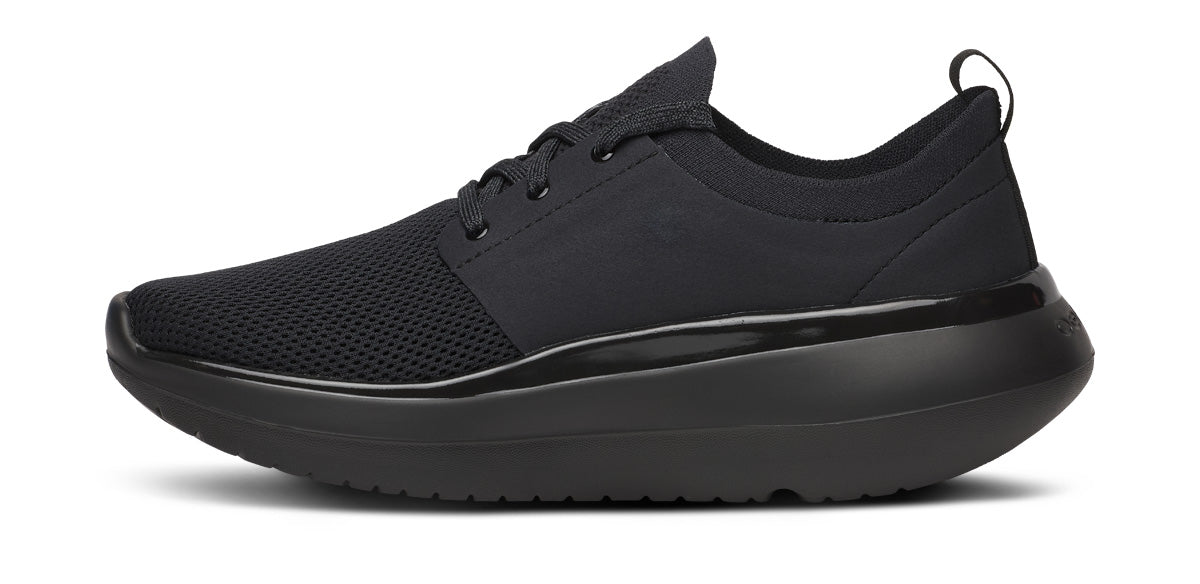 OOFOS Women&#39;s OOmy Stride Shoe - Black/Black