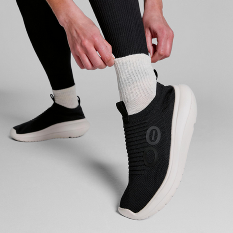 OOFOS Women's OOmy Zen - Chalk Black