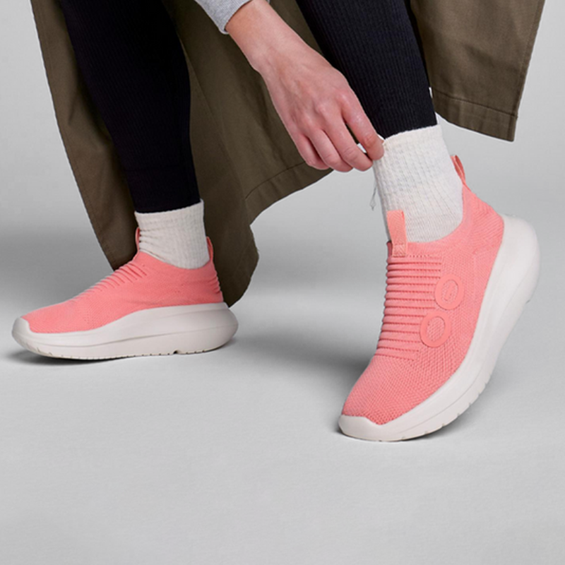 OOFOS Women's OOmy Zen - Coral