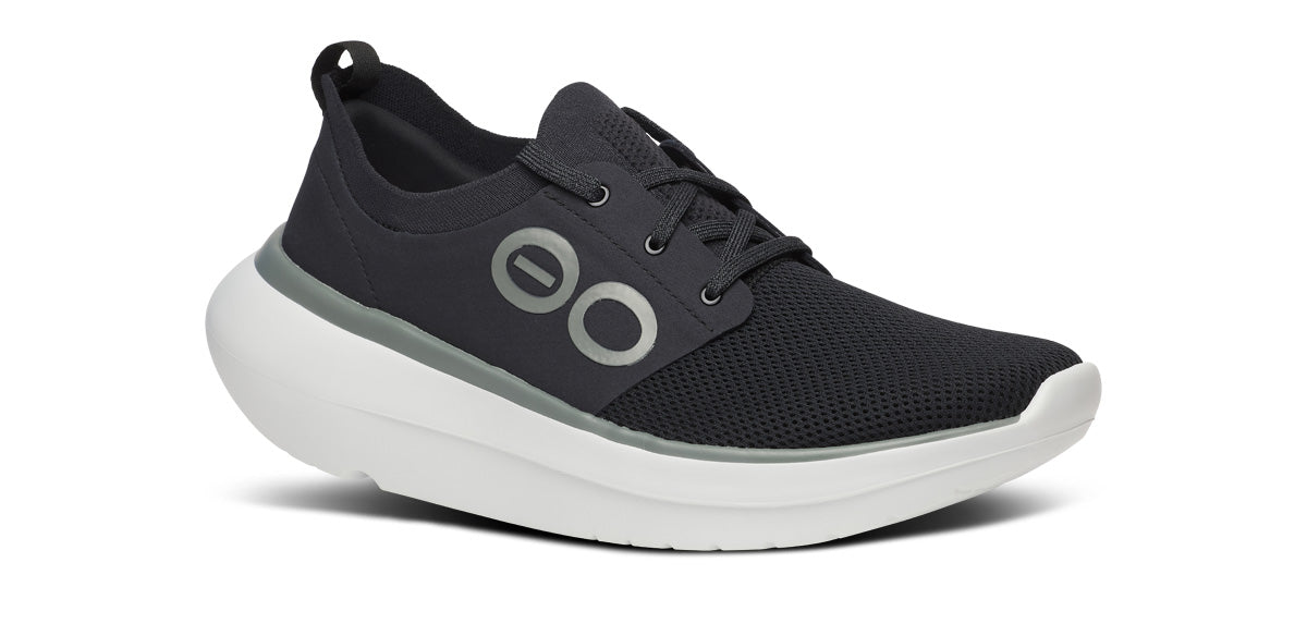 OOFOS Men&#39;s OOmy Stride Shoe - White/Black