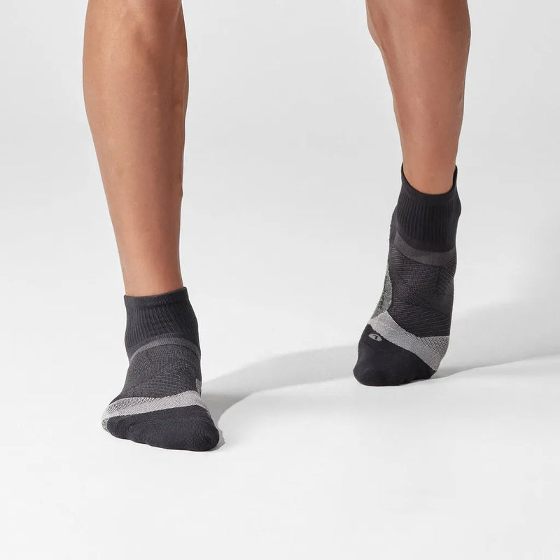 Feetures Elite Light Cushion Quarter Socks
