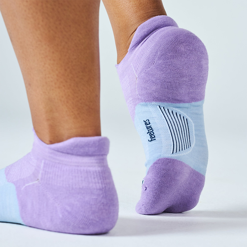 Feetures Merino 10 Cushion Tab Socks