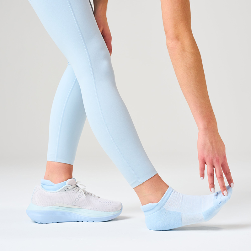 Feetures High Performance Max Cushion Tab Socks