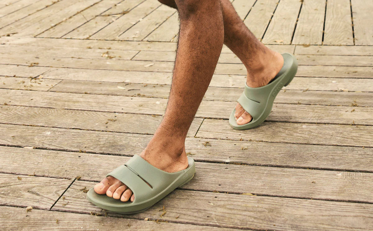 OOFOS Men&#39;s OOahh Slide - Foliage