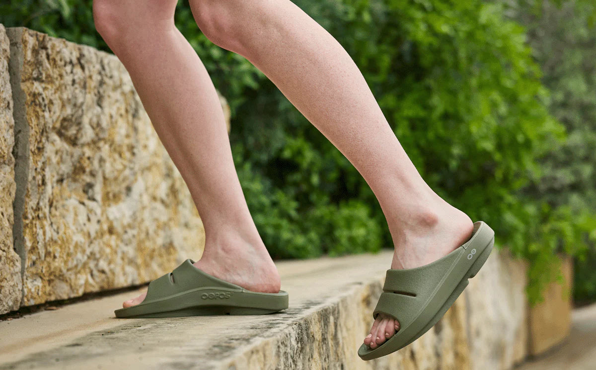 OOFOS Women&#39;s OOahh Slide - Foliage