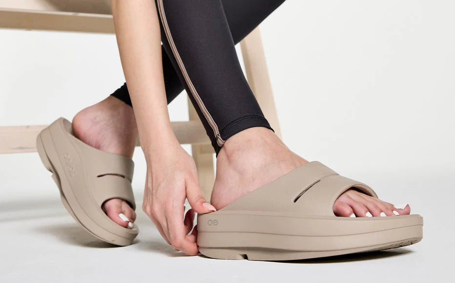 OOFOS Women's OOmega OOlala Thong - Nomad