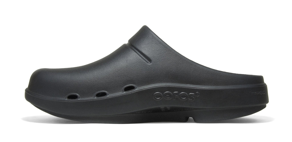 OOFOS Men&#39;s OOcloog Clog - Black