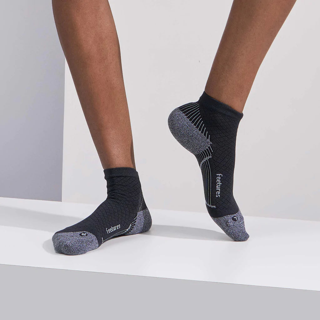 Feetures Plantar Fasciitis Compression Sock Ultra Light Quarter Socks