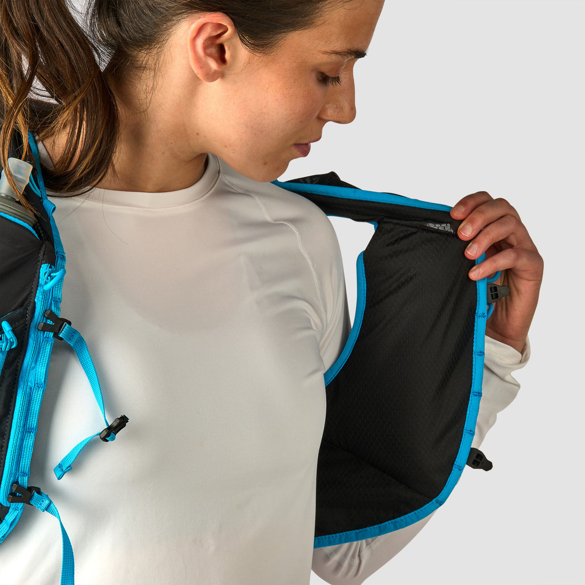 Ultimate Direction Adventure Vest 17L
